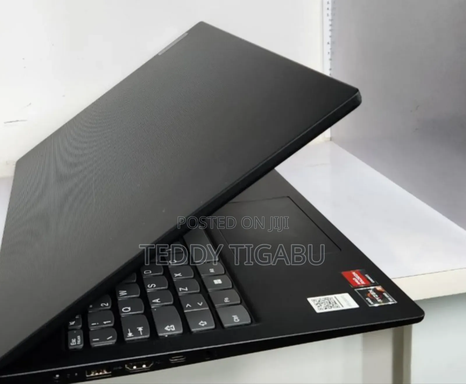 New Laptop Lenovo 8GB AMD Ryzen 3 SSD 256GB