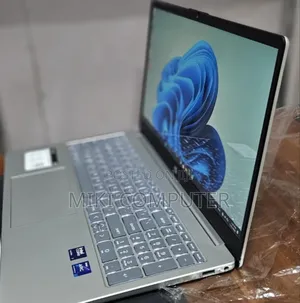 New Laptop HP Pavilion 15 16GB Intel Core Ultra 7 SSD 512GB