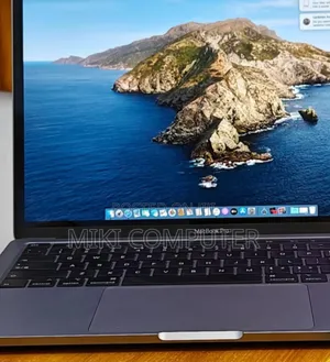 New Laptop Apple MacBook Pro 2020 8GB Intel Core I5 SSD 256GB