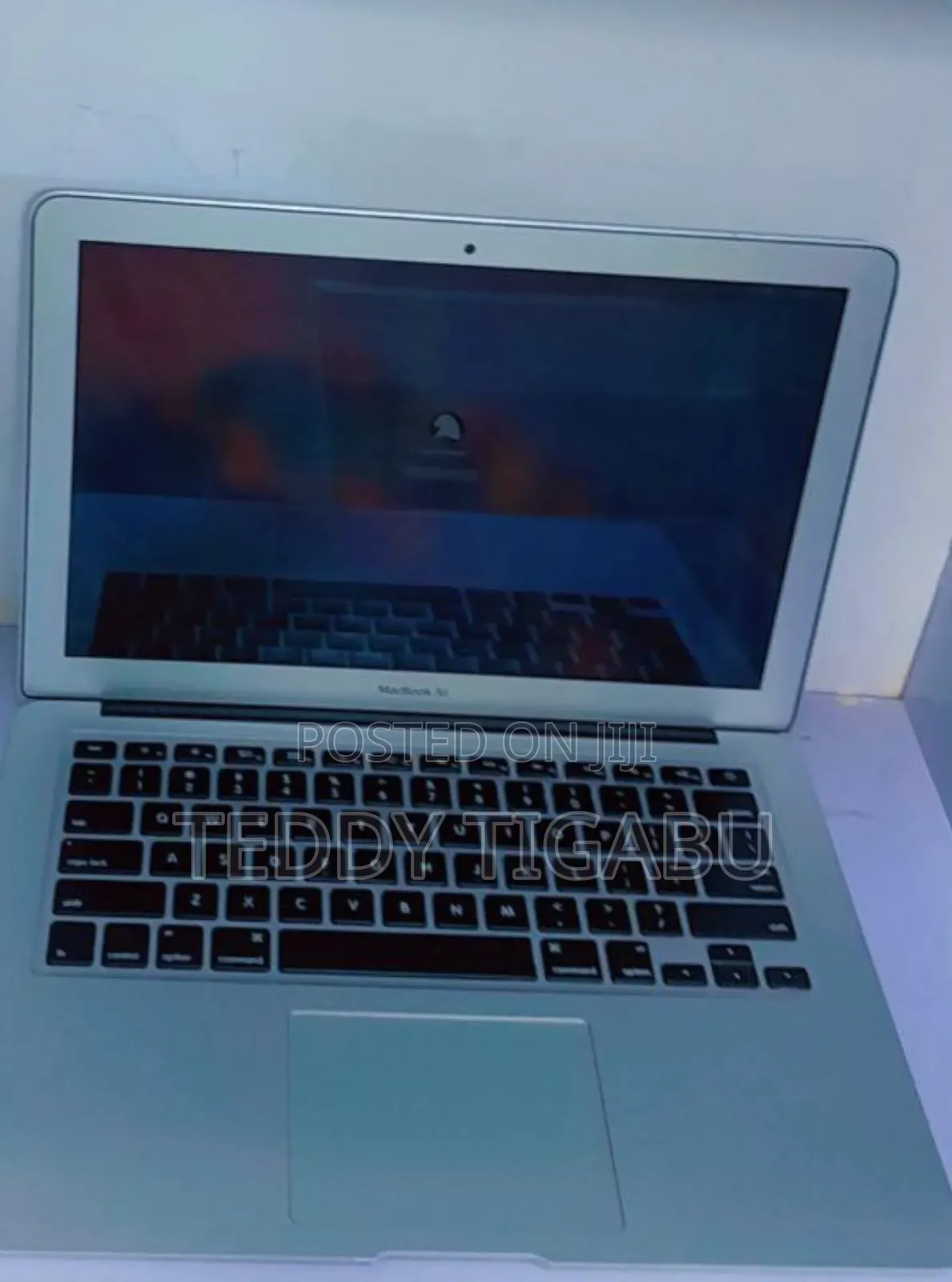 New Laptop Apple MacBook Air 2017 8GB Intel Core I5 SSD 128GB