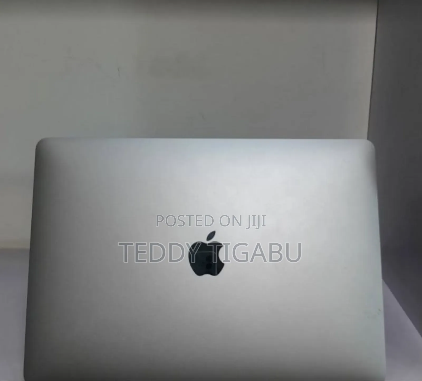 New Laptop Apple MacBook Pro 2017 8GB Intel Core I5 SSD 128GB