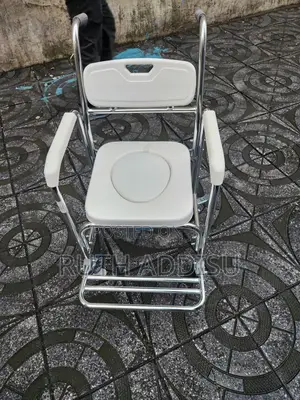 Photo - Wheelchair輕輕commode Wheelchair晁不toilet Wheelchair奢wheelchair Commode