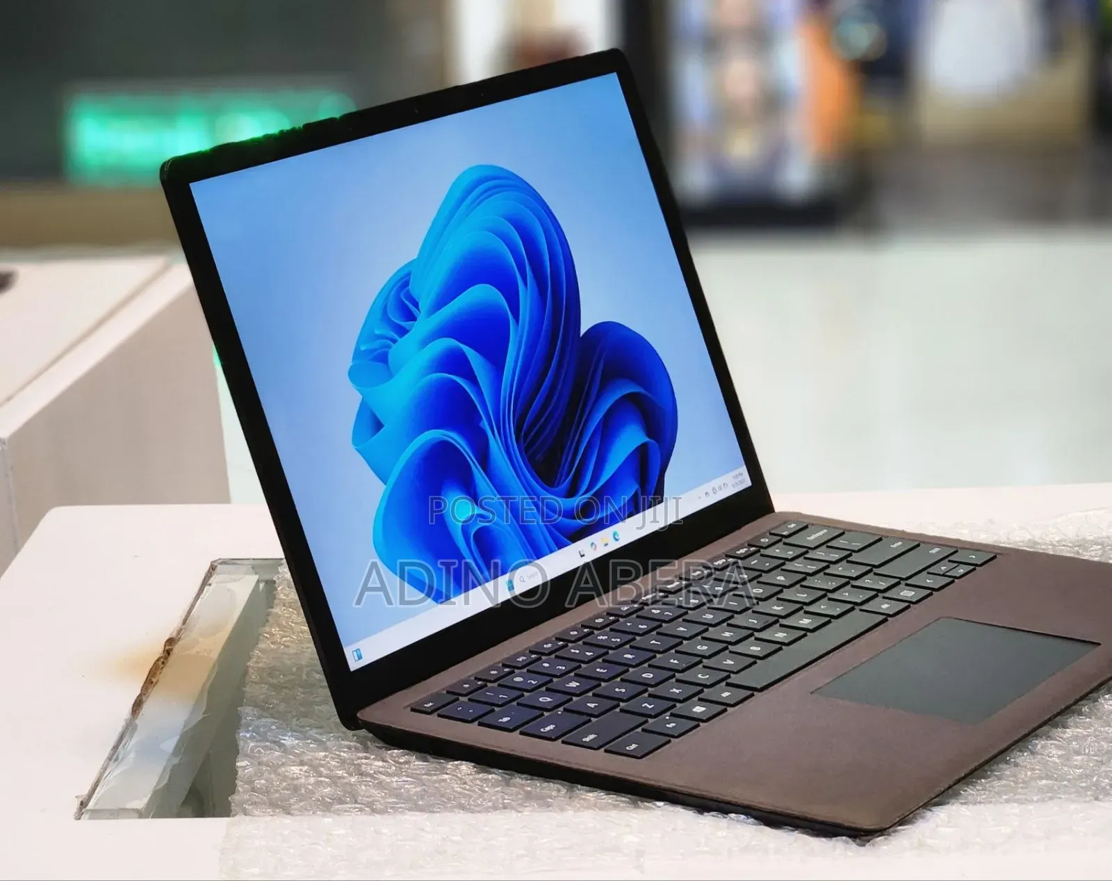 New Laptop Microsoft Surface 16GB Intel Core I7 SSD 512GB