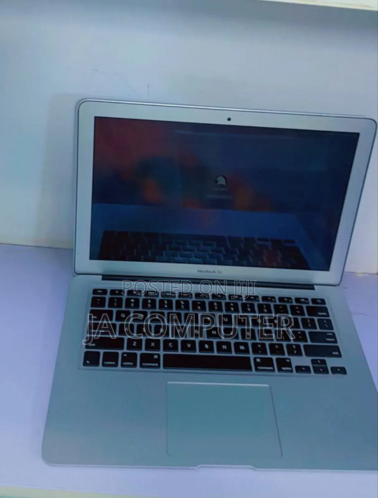 New Laptop Apple MacBook Air 2017 8GB Intel Core I5 SSD 128GB