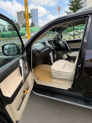 Toyota Land Cruiser 2012 Black