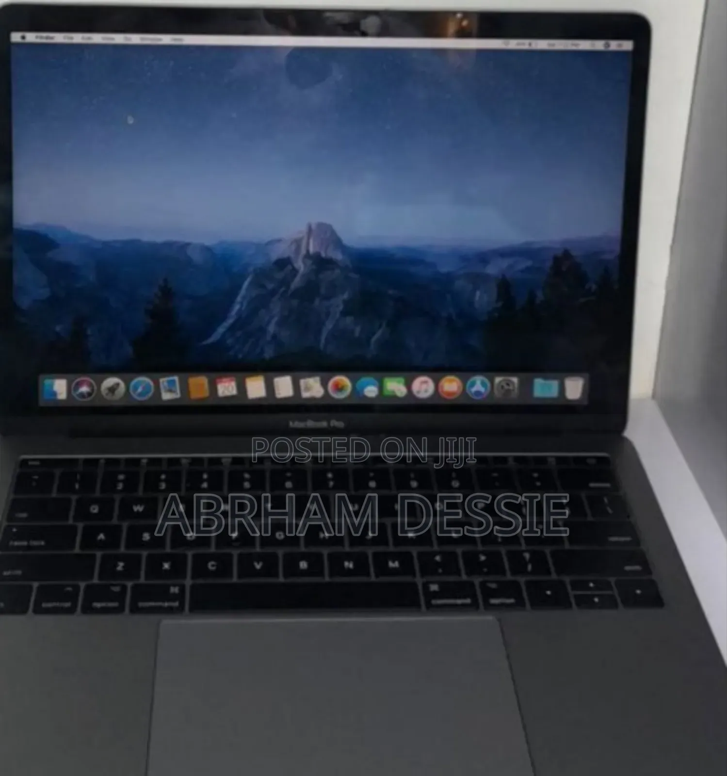 New Laptop Apple MacBook Pro 2017 8GB Intel Core I5 SSD 128GB