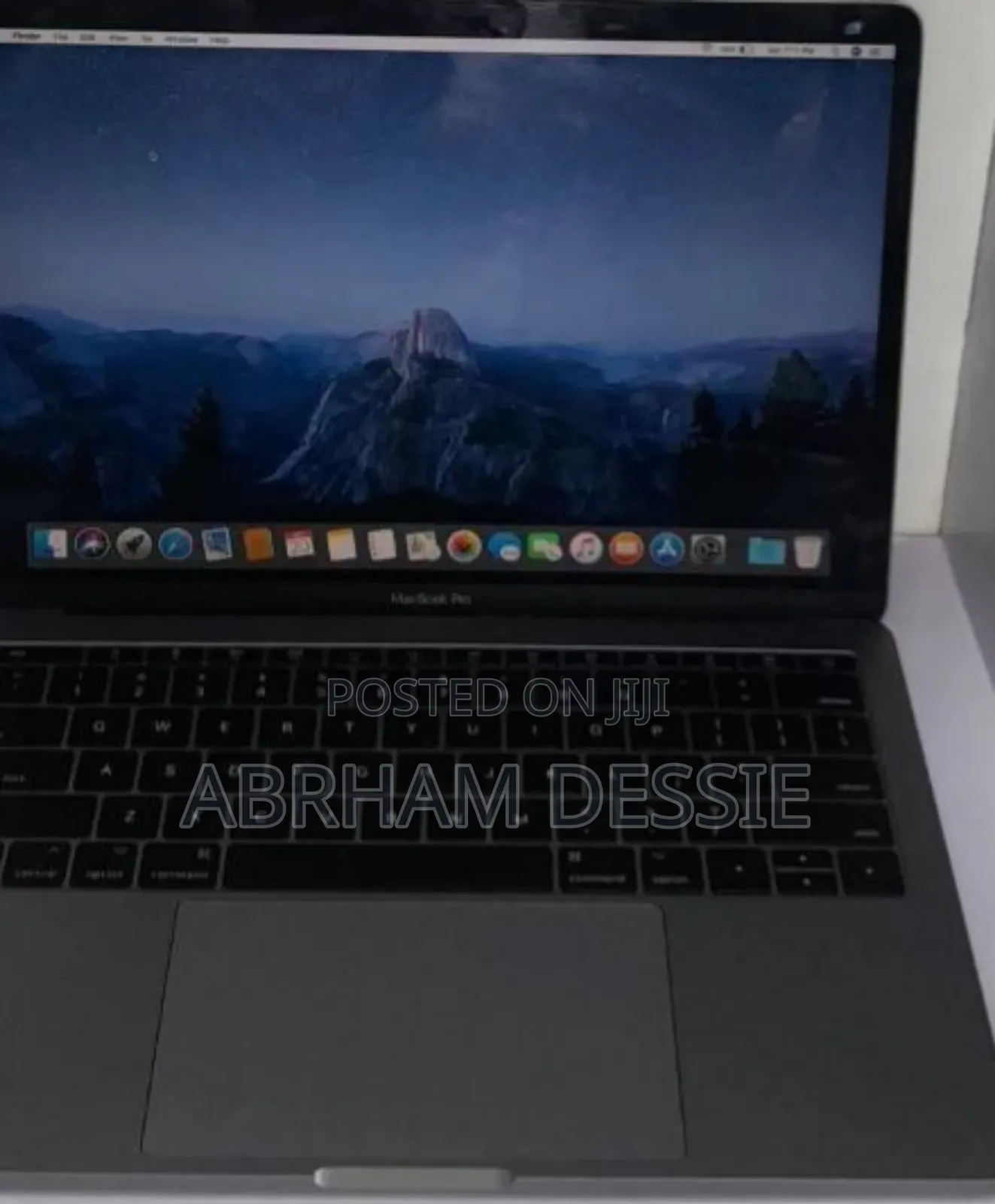 New Laptop Apple MacBook Pro 2017 8GB Intel Core I5 SSD 128GB