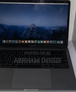 New Laptop Apple MacBook Pro 2017 8GB Intel Core I5 SSD 128GB
