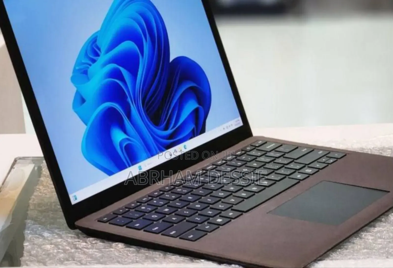 New Laptop Microsoft Surface 16GB Intel Core I7 SSD 512GB