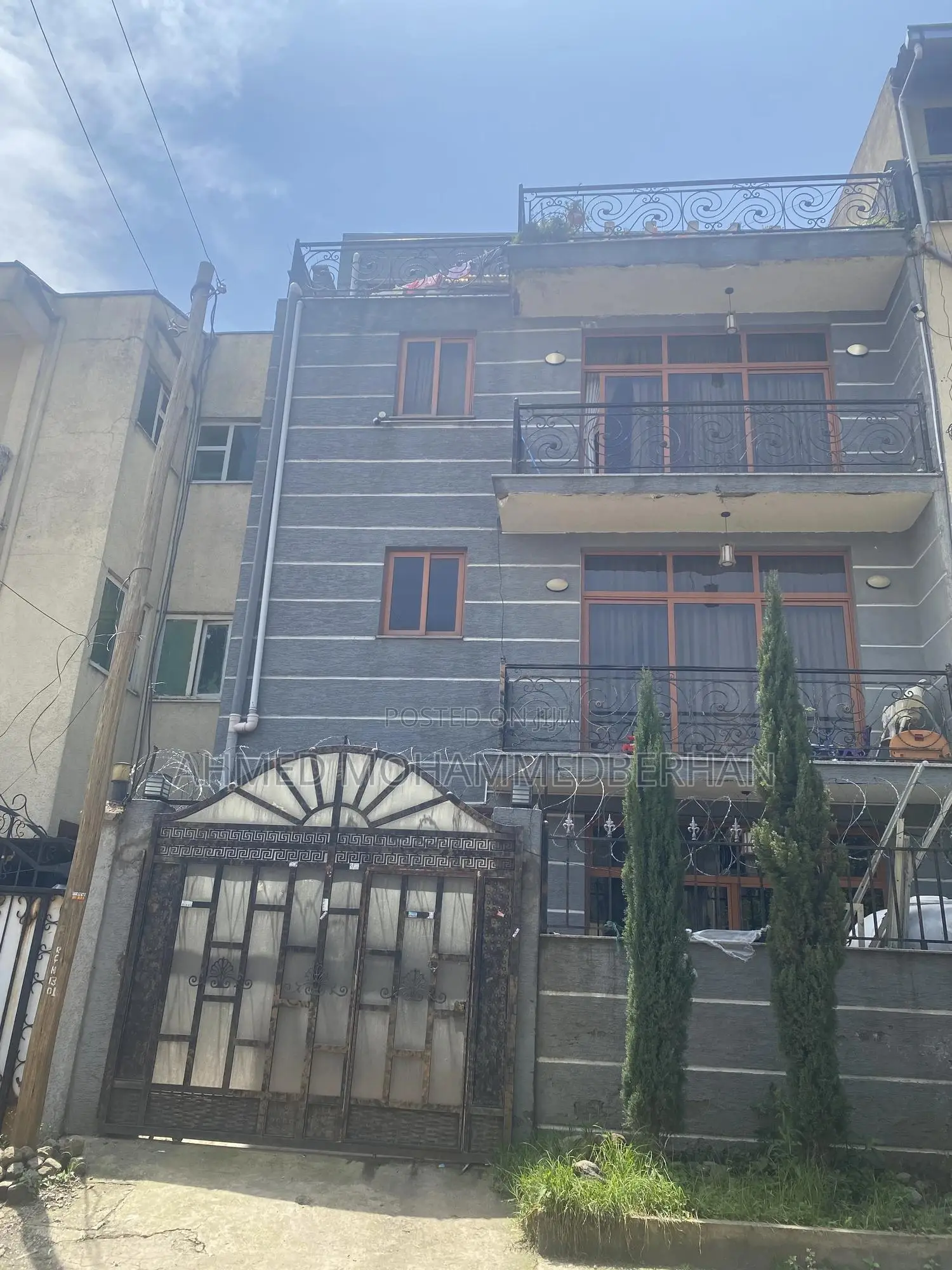7bdrm House in Summit, Bole for sale
