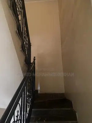 7bdrm House in Summit, Bole for sale