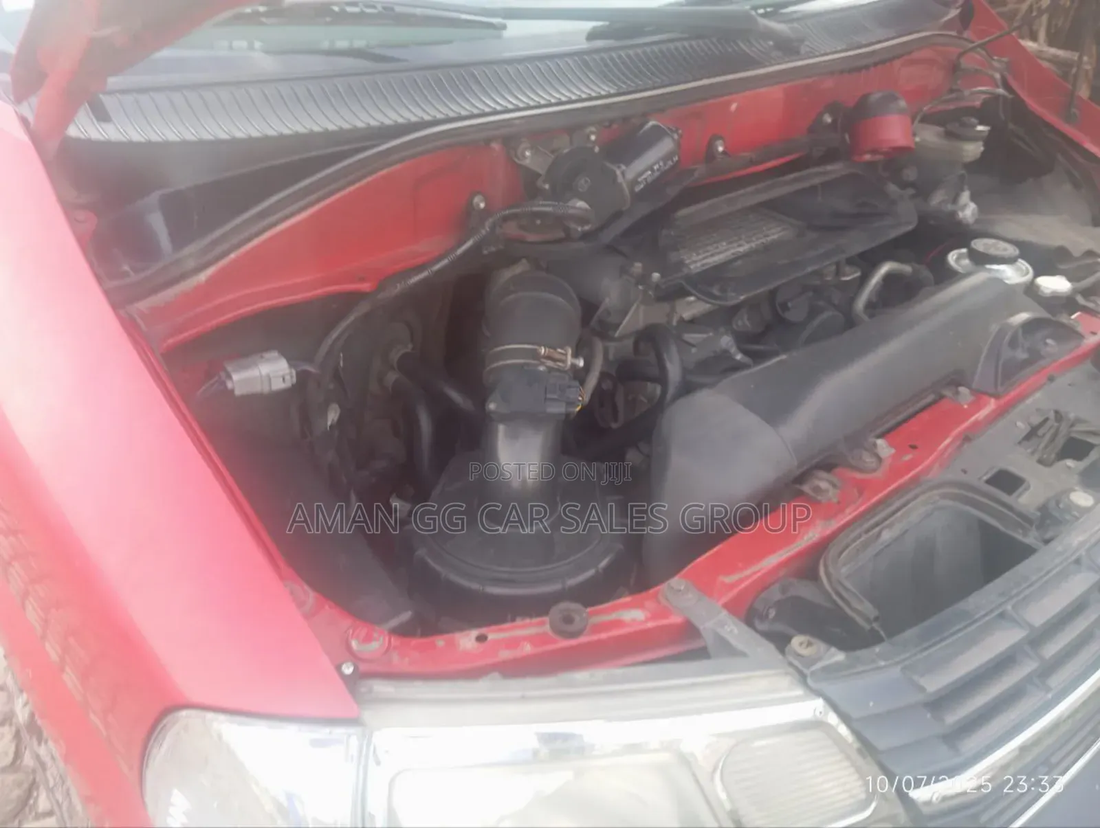 Toyota HiAce 2010 Red