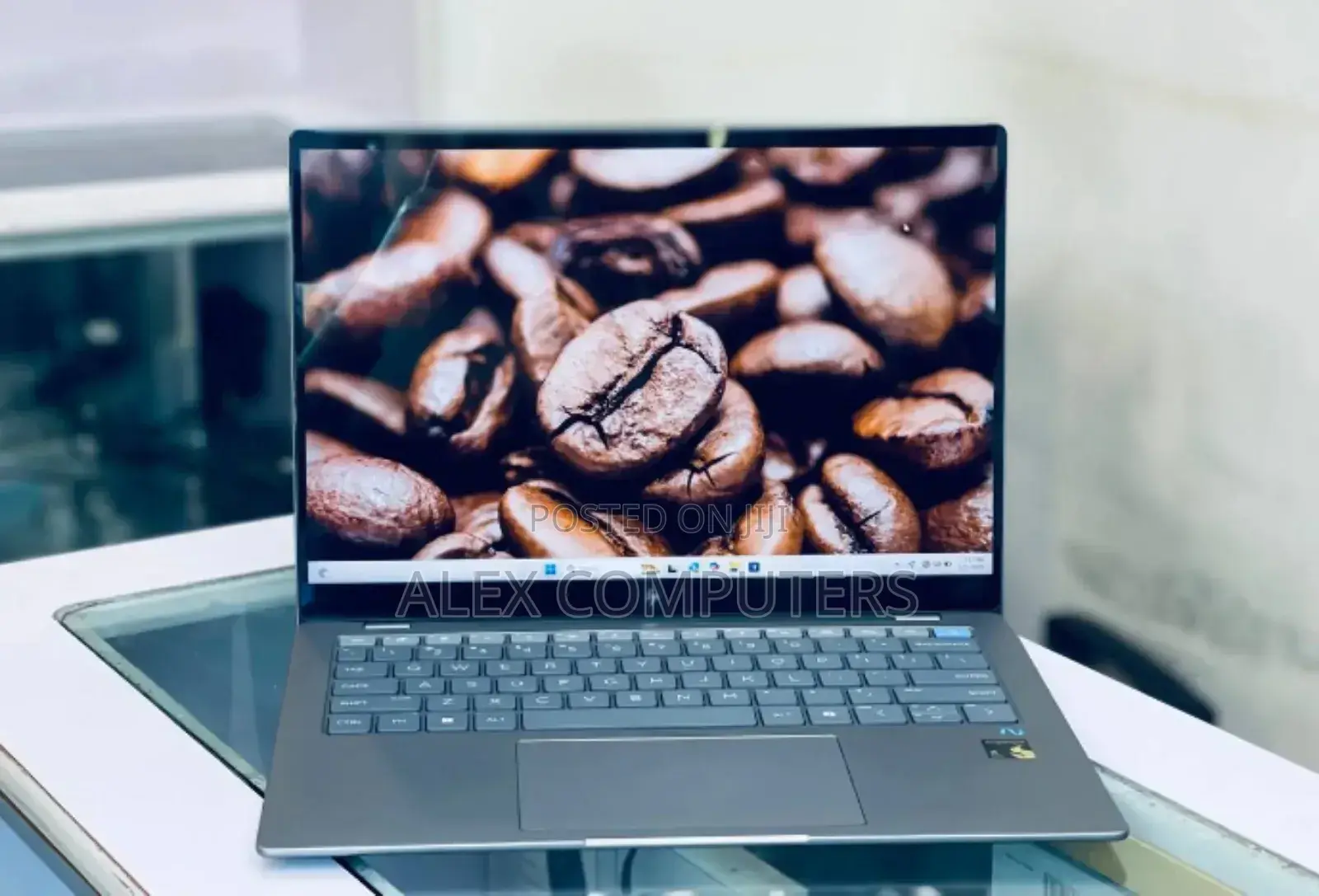 New Laptop HP OmniBook 5 14" 16GB Qualcomm Snapdragon X Elite SSD 1T