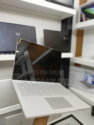 New Laptop Microsoft Surface Book 3 16GB Intel Core I7 SSD 256GB