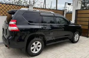 Toyota Land Cruiser 2016 Black