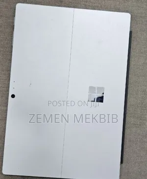 New Laptop Microsoft Surface 8GB Intel Core I7 SSD 256GB