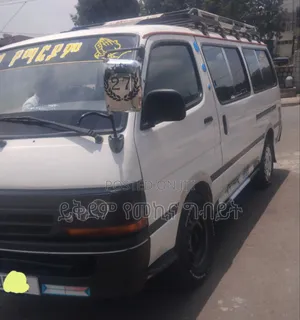 Toyota HiAce 2004 White