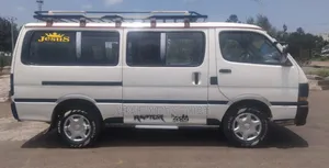 Toyota HiAce 2004 White