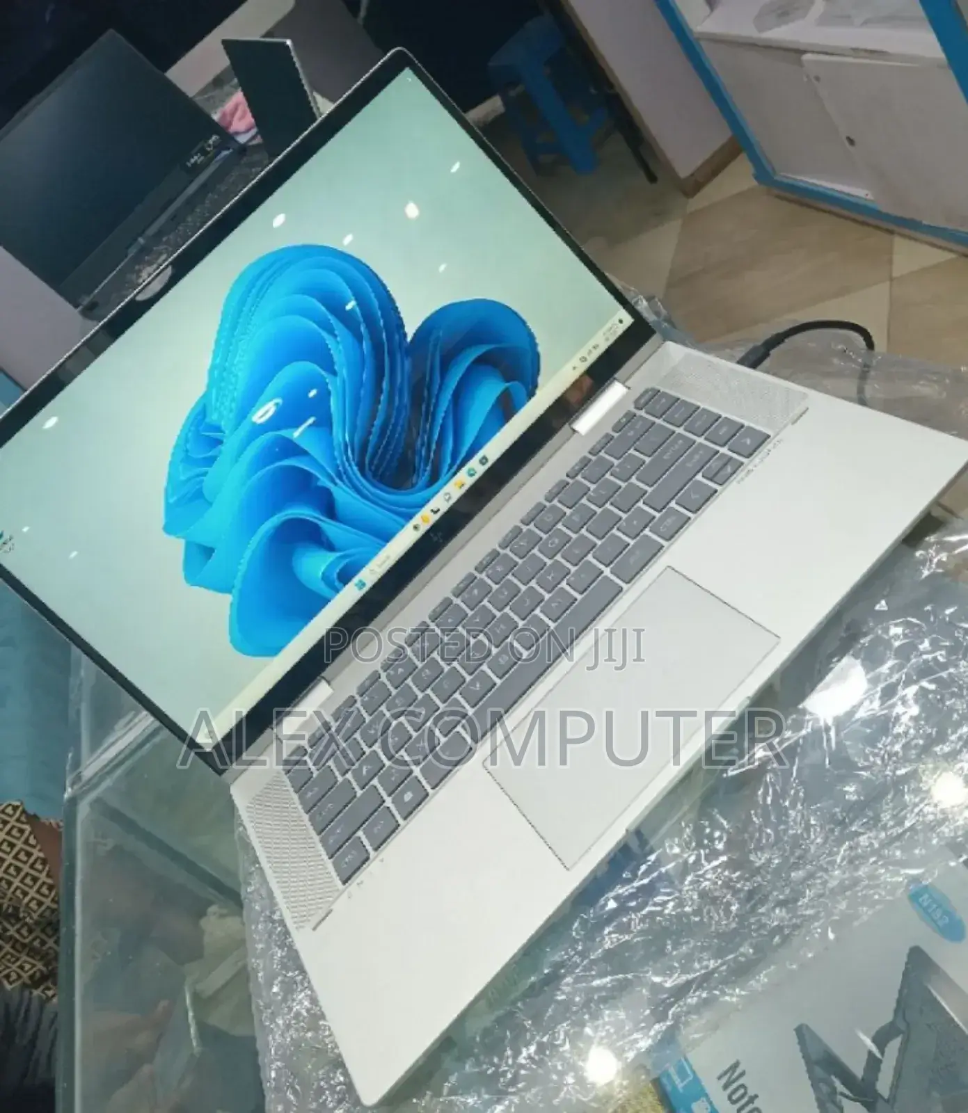 New Laptop HP Envy X360 16GB Intel Core I7 SSD 512GB