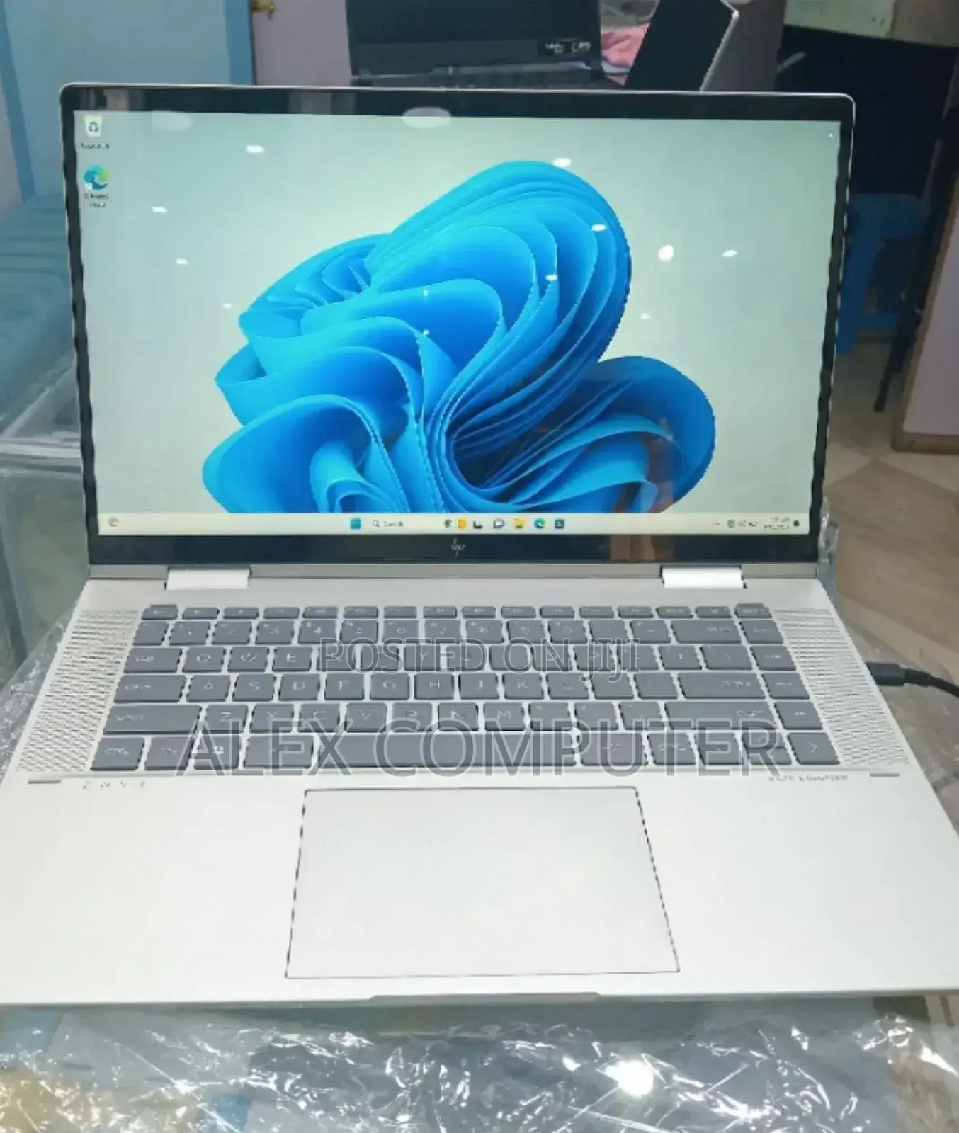 New Laptop HP Envy X360 16GB Intel Core I7 SSD 512GB