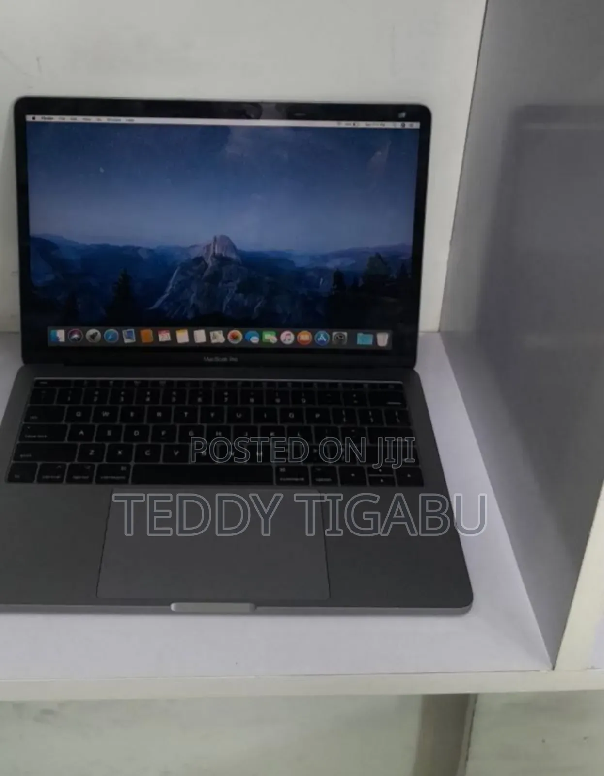 New Laptop Apple MacBook Pro 2017 16GB Intel Core I5 SSD 128GB