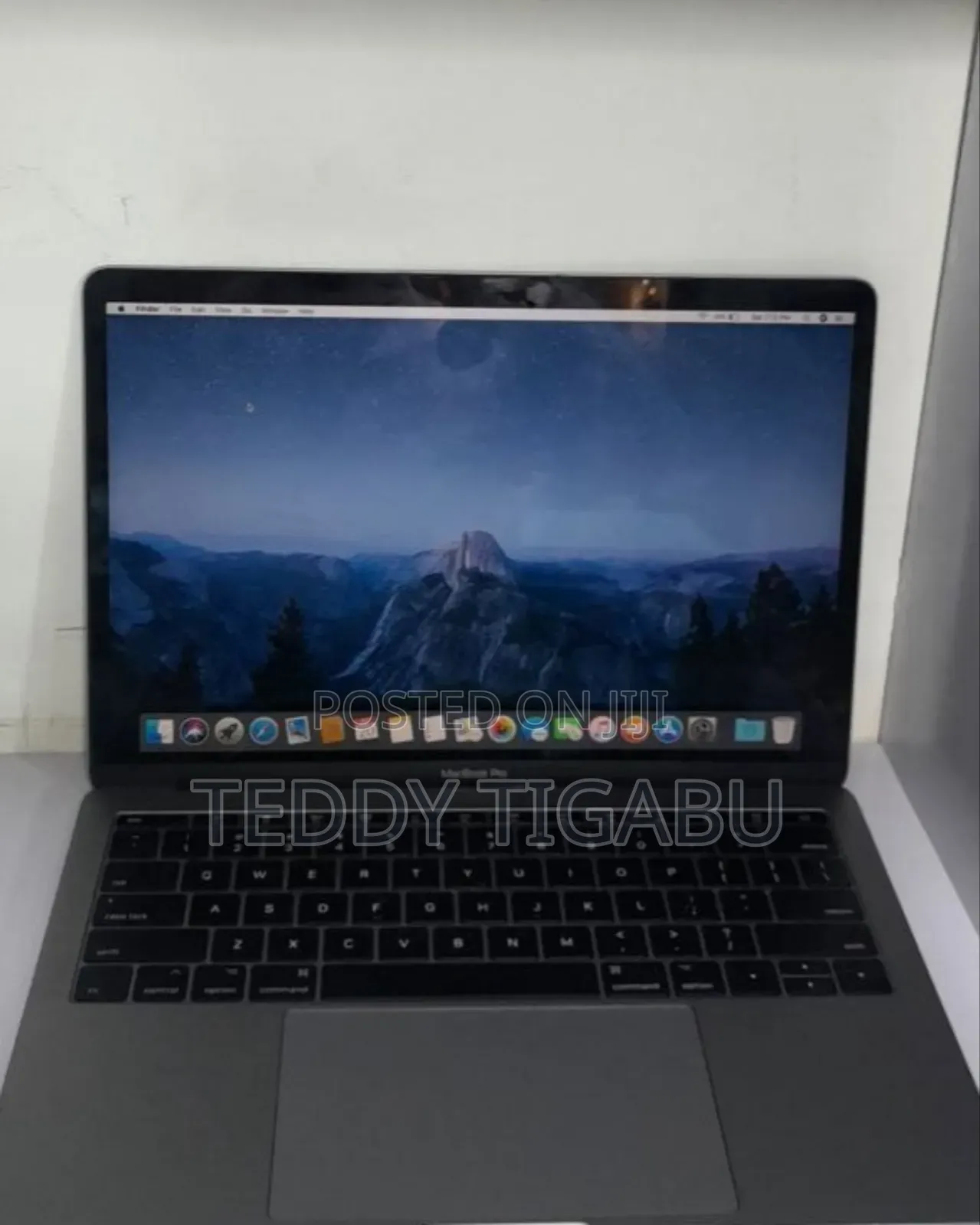 New Laptop Apple MacBook Pro 2017 16GB Intel Core I5 SSD 128GB