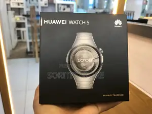 Photo - Huawei Watch 5
