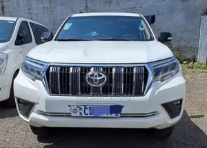 Photo - Toyota Land Cruiser Prado 2.8 2017 White