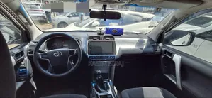 Toyota Land Cruiser Prado 2.8 2017 White