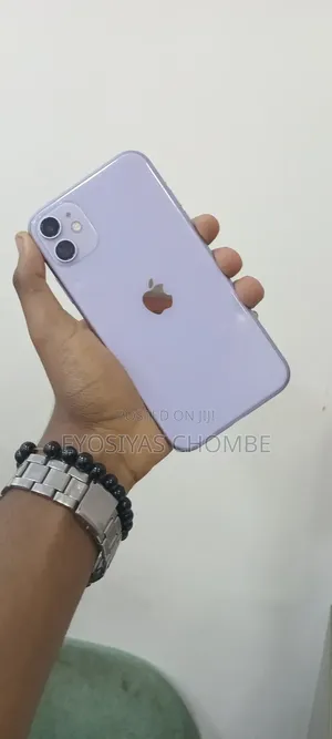 Photo - Apple iPhone 11 128 GB Purple
