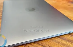 Photo - New Laptop Apple MacBook Pro 2017 16GB Intel Core I7 SSD 1T