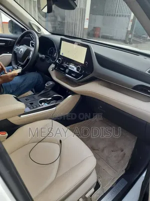 Toyota Highlander Hybrid 2024 White