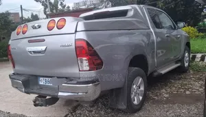 Toyota Hilux 2017 Gold