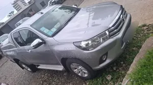 Toyota Hilux 2017 Gold