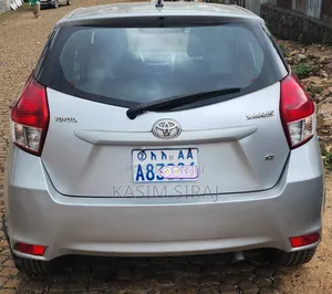 Toyota Yaris L Hatchback 5dr 2016 Silver