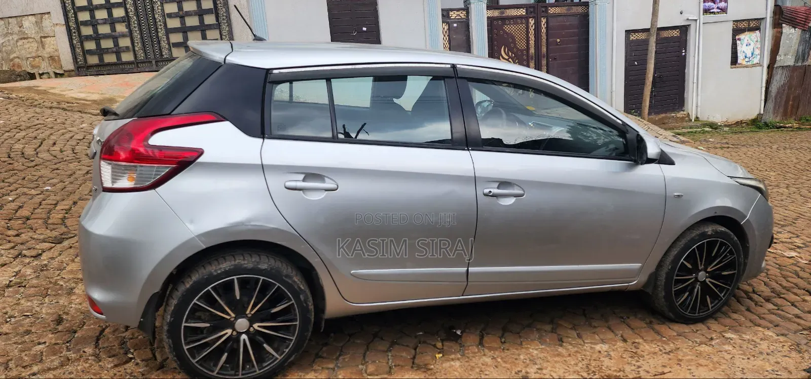 Toyota Yaris L Hatchback 5dr 2016 Silver