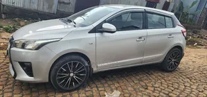 Photo - Toyota Yaris L Hatchback 5dr 2016 Silver