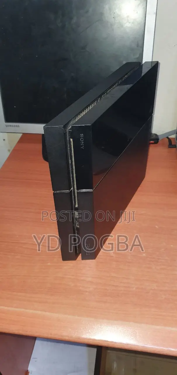 Ps4 Fat Jailbroken Almost New Condition
