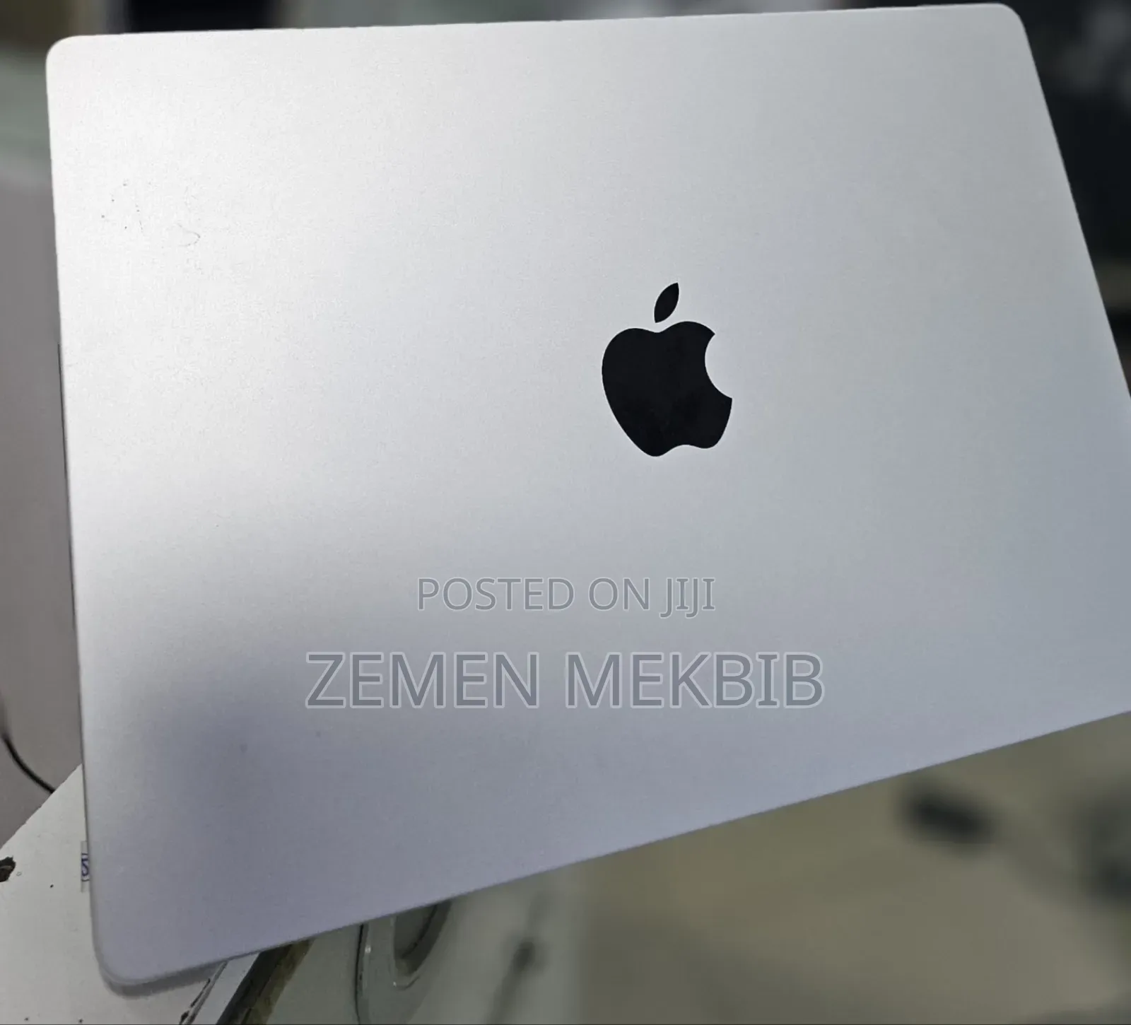 New Apple MacBook Pro 2023 M3 14-Inch 8GB Intel Core I9 SSD 512GB