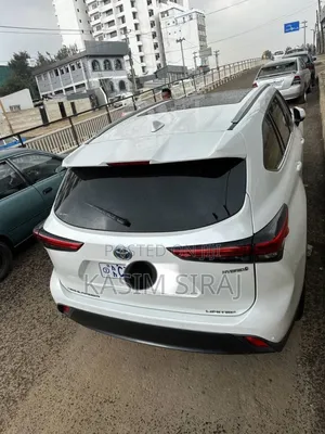 Toyota Highlander Limited FWD 2023 White