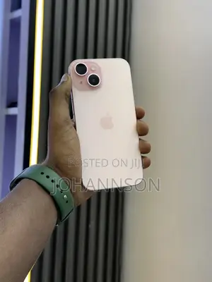 New Apple iPhone 15 256 GB Pink