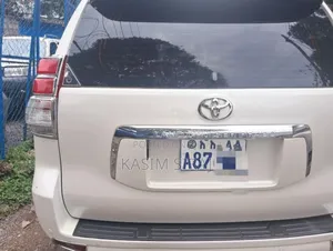 Toyota Land Cruiser Prado 2.7 i 2012 White