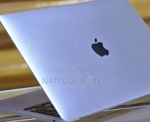 Photo - New Laptop Apple MacBook Pro 2019 8GB AMD Ryzen 7 SSD 256GB