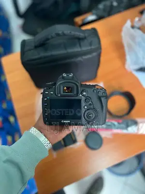 New Canon 5d Mark 4 Europe With 24-105mm Mark 2 Lens