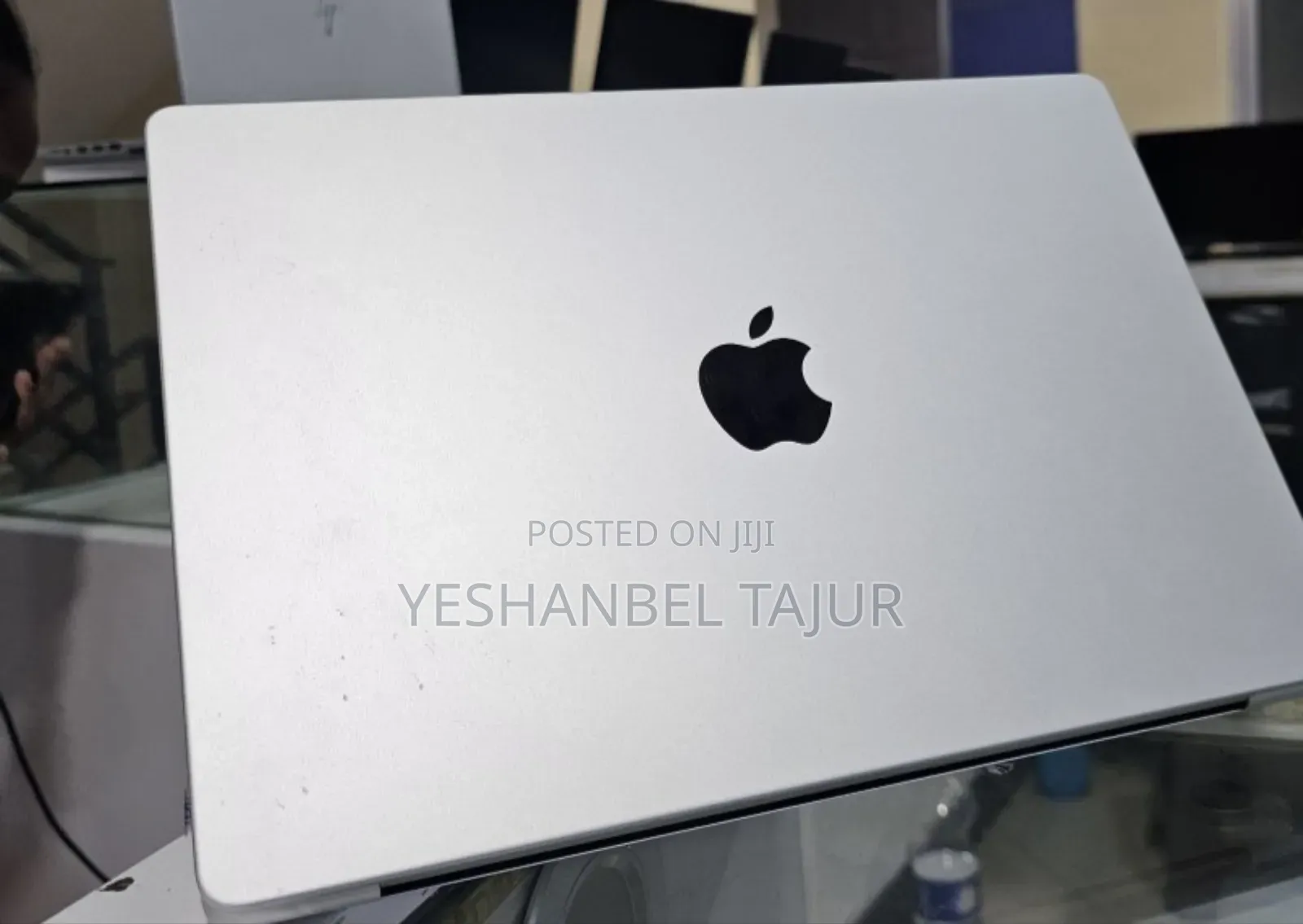 New Laptop Apple MacBook Pro 2023 M3 Max 14-Inch 8GB Apple M3 SSD 512GB