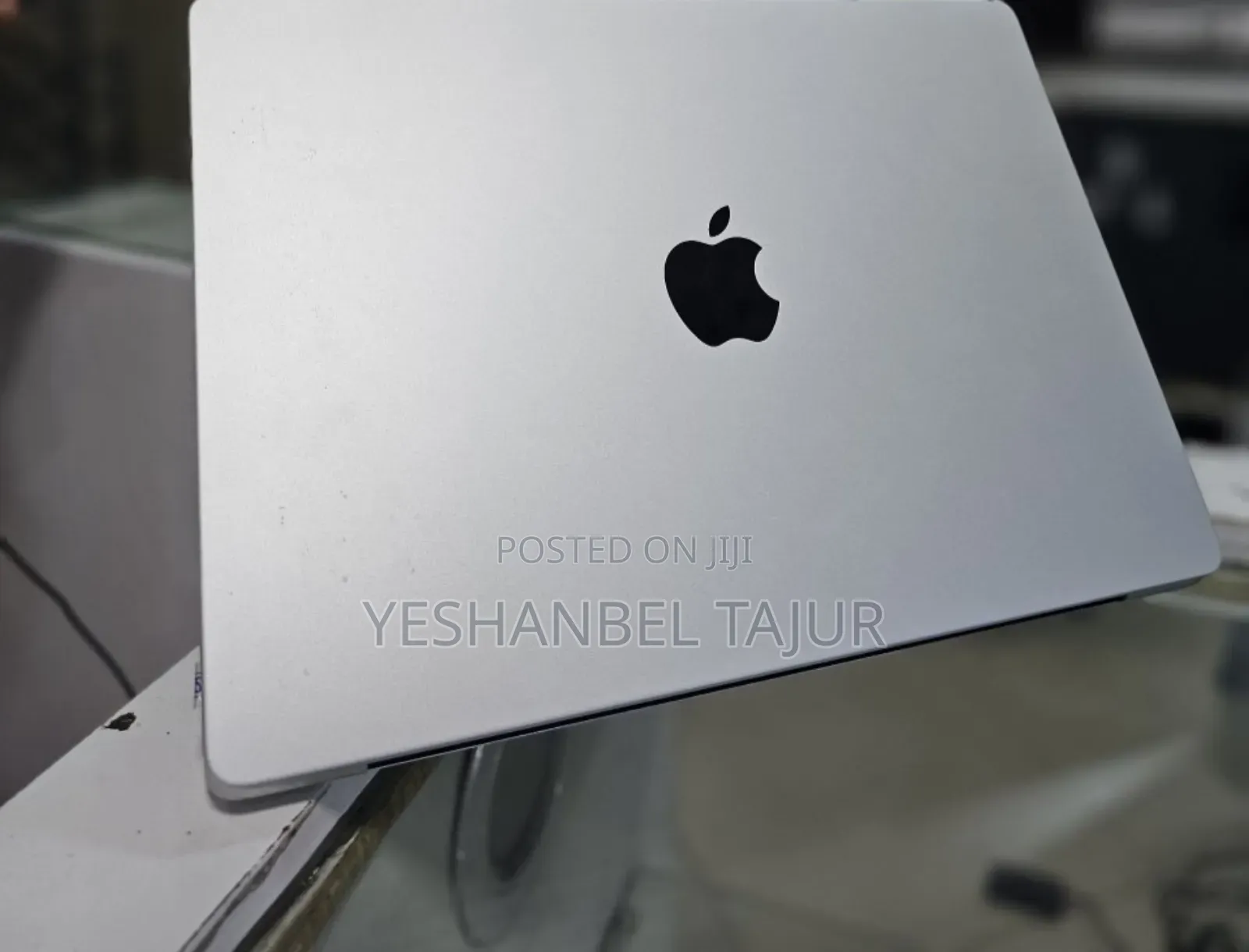 New Laptop Apple MacBook Pro 2023 M3 Max 14-Inch 8GB Apple M3 SSD 512GB