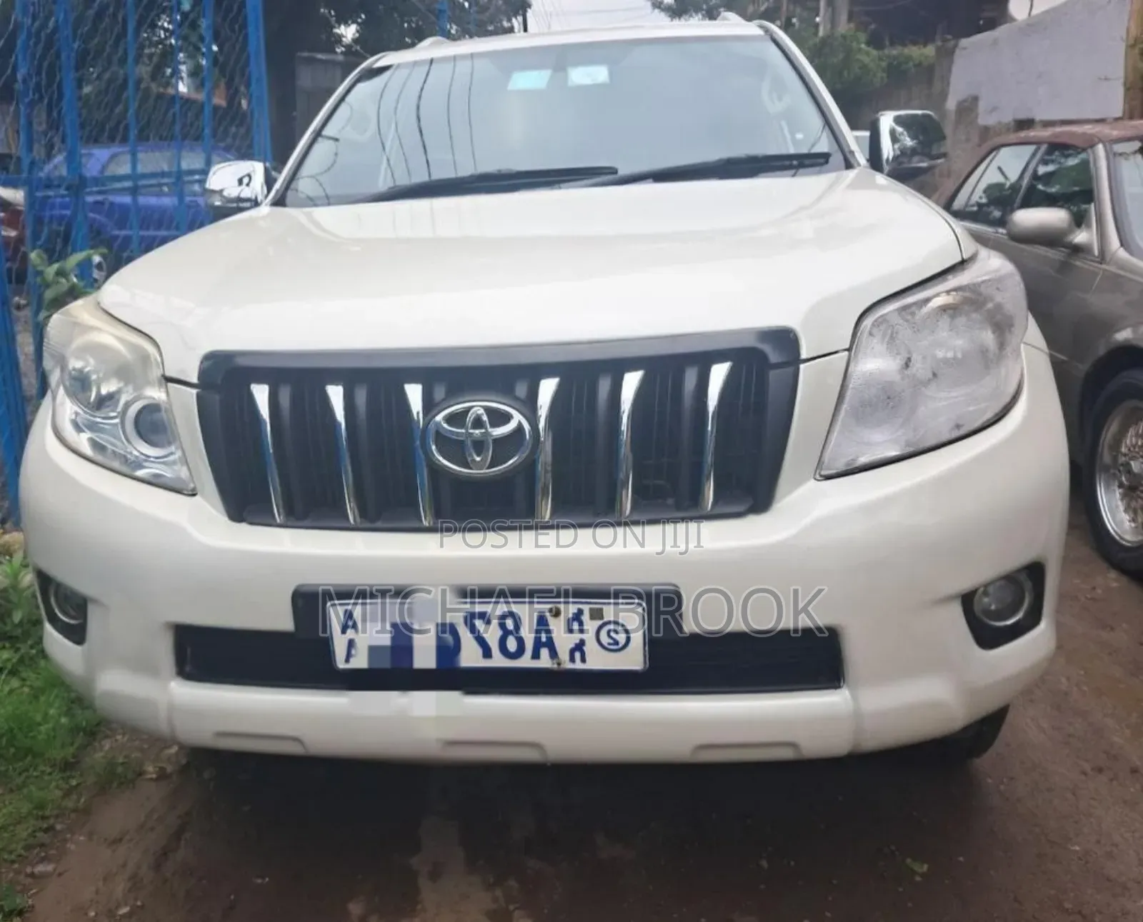 Toyota Land Cruiser 2012 White