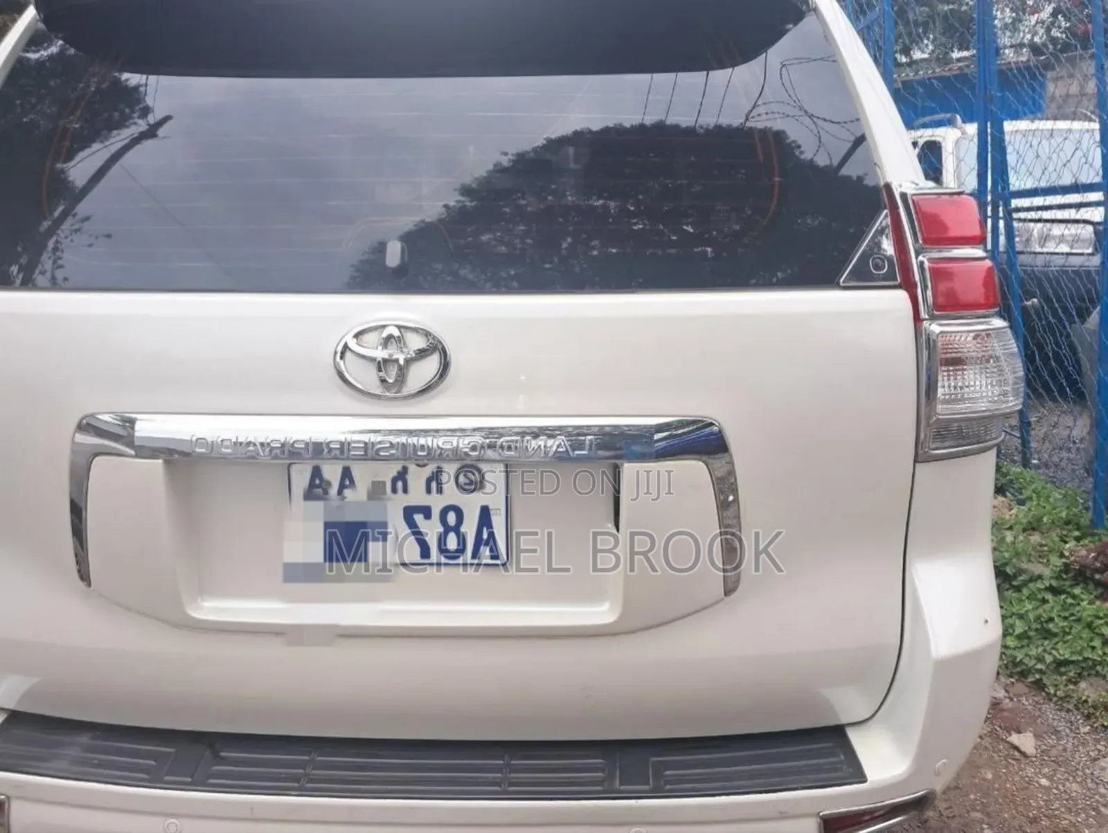 Toyota Land Cruiser 2012 White