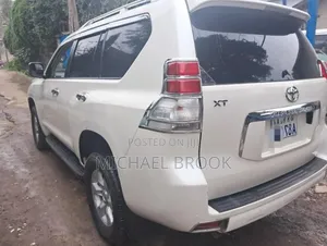 Toyota Land Cruiser 2012 White