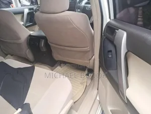 Toyota Land Cruiser 2012 White